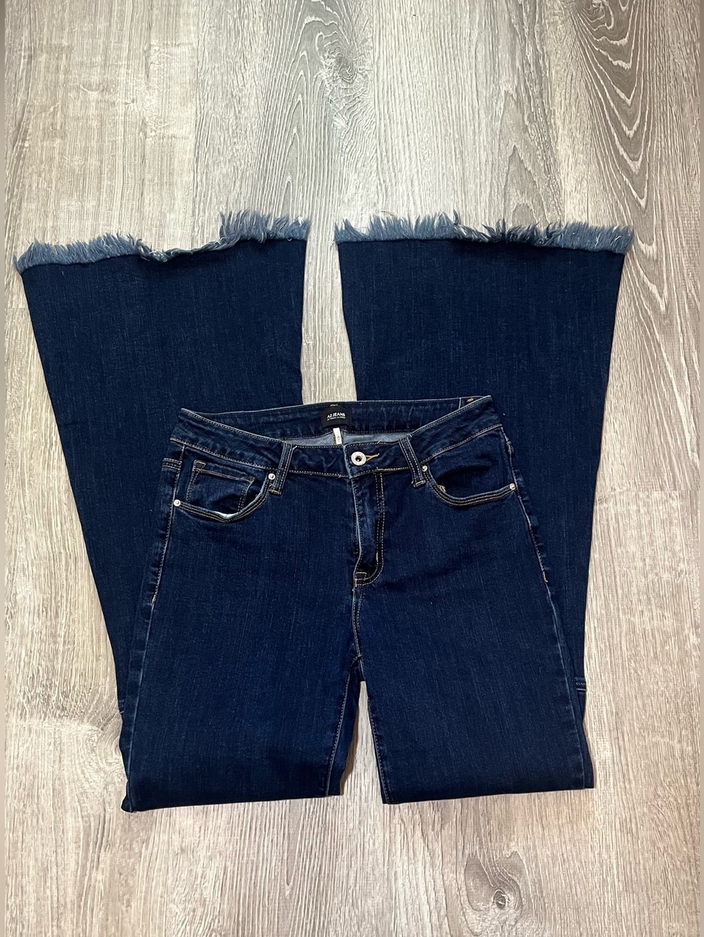 A2JEANS Size 7 Dark Wash Blue Denim Super Bell Flare Raw Fringe Hem Jeans